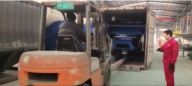 出口25站發(fā)貨現(xiàn)場(chǎng)